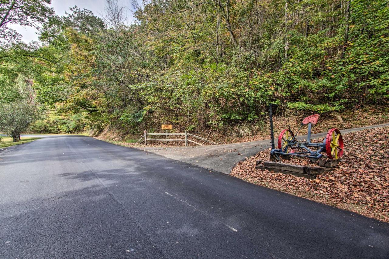 Pigeon Forge Scenic Solitude With Private Hot Tub! Eksteriør bilde